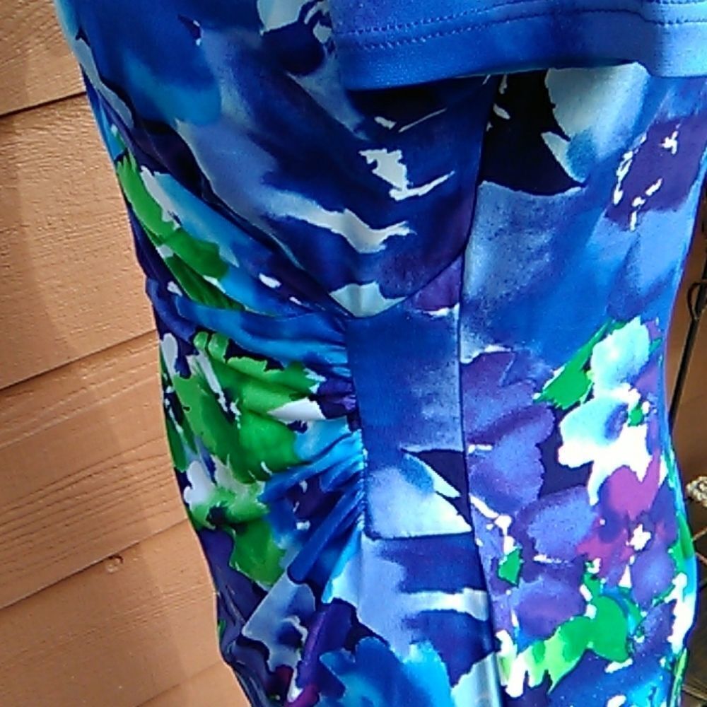 Precise Floral Dress - Picture 4 of 8